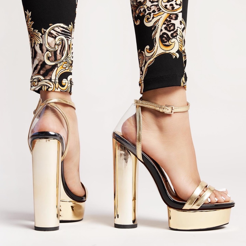Jessica Rich “JESSY” Gold Platform Sandal US 10 RUNS VERY SMALL WILL FIT US 8